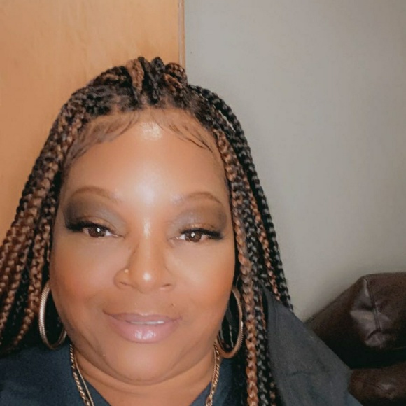 Meet your Posher, Sonya - Picture 1 of 1